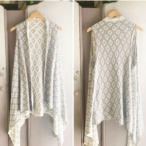 Cato Open Front Vest Cardigan Sweater Gray White